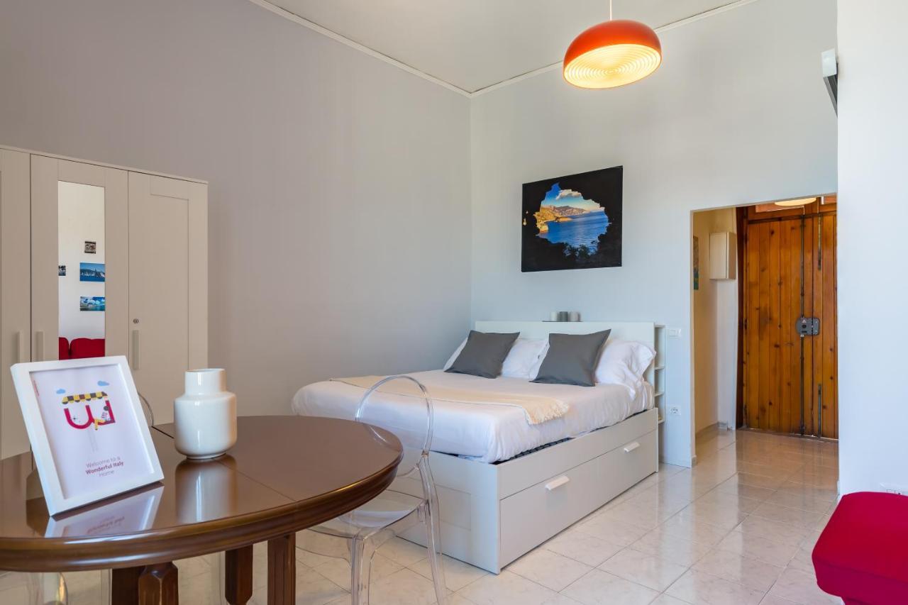 Seaview Apartment In Posillipo By Wonderful Italy Peschiera del Garda Buitenkant foto